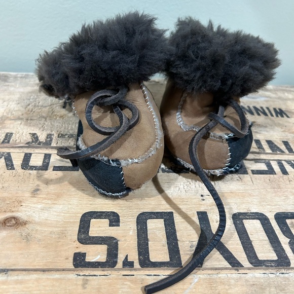 6-9 months booties - Picture 1 of 5